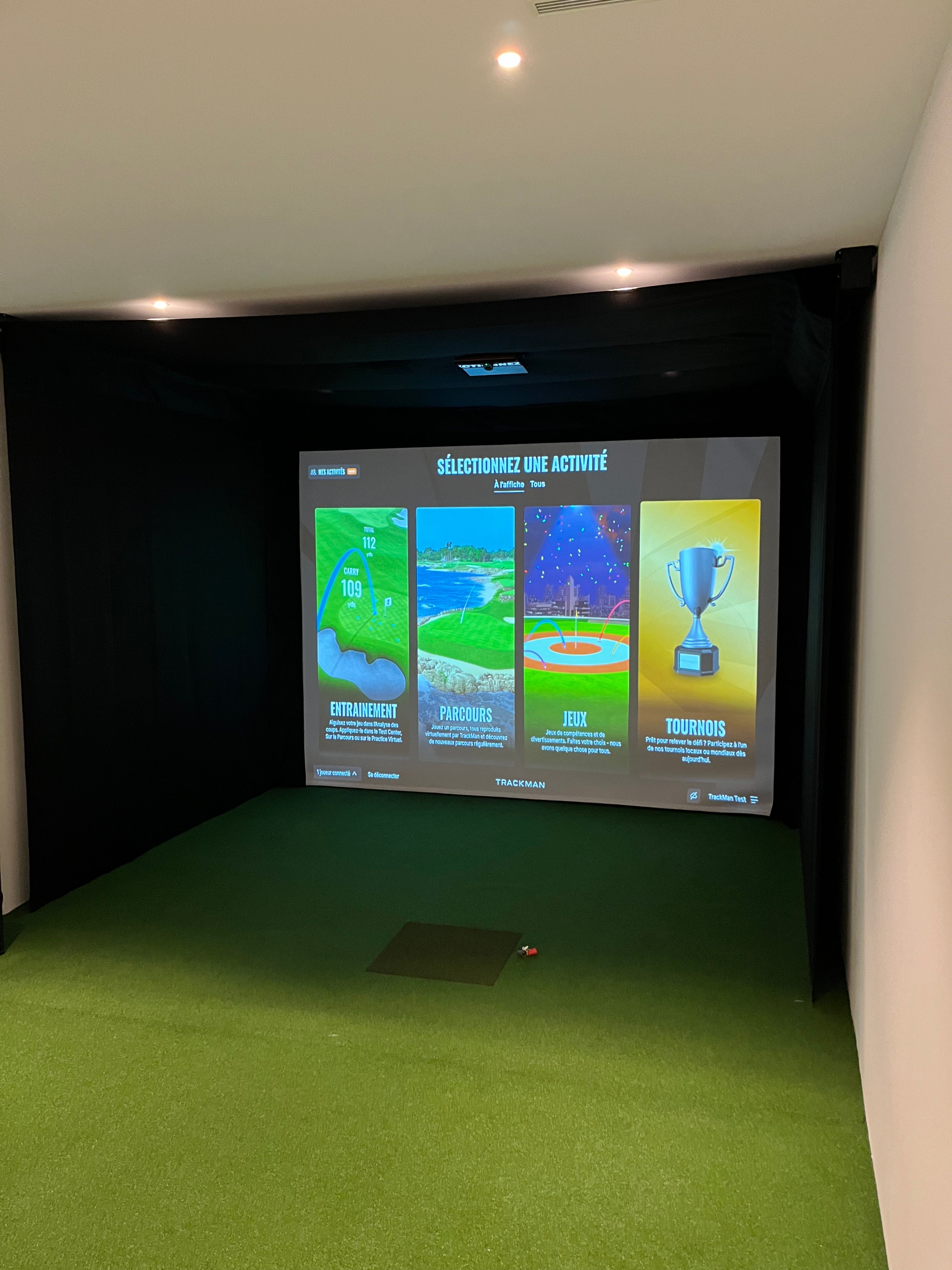 Un simulateur de golf sous terre à Verbier : l’alliance parfaite entre ski et swing